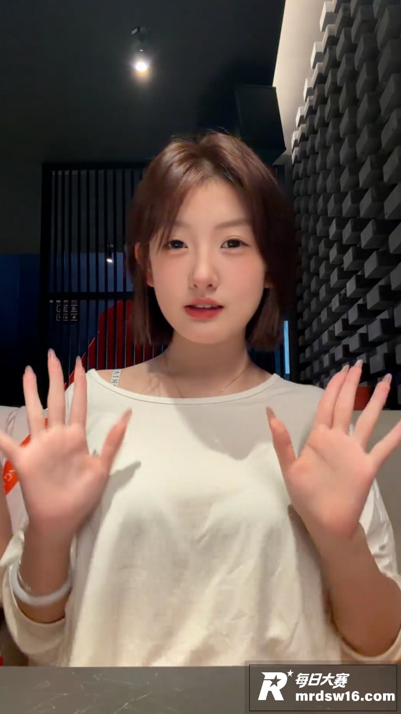 抖音高颜值网红 小小相关图片5